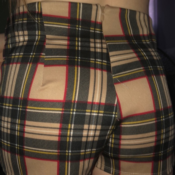 Plaid skirt/shorts - Picture 2 of 2